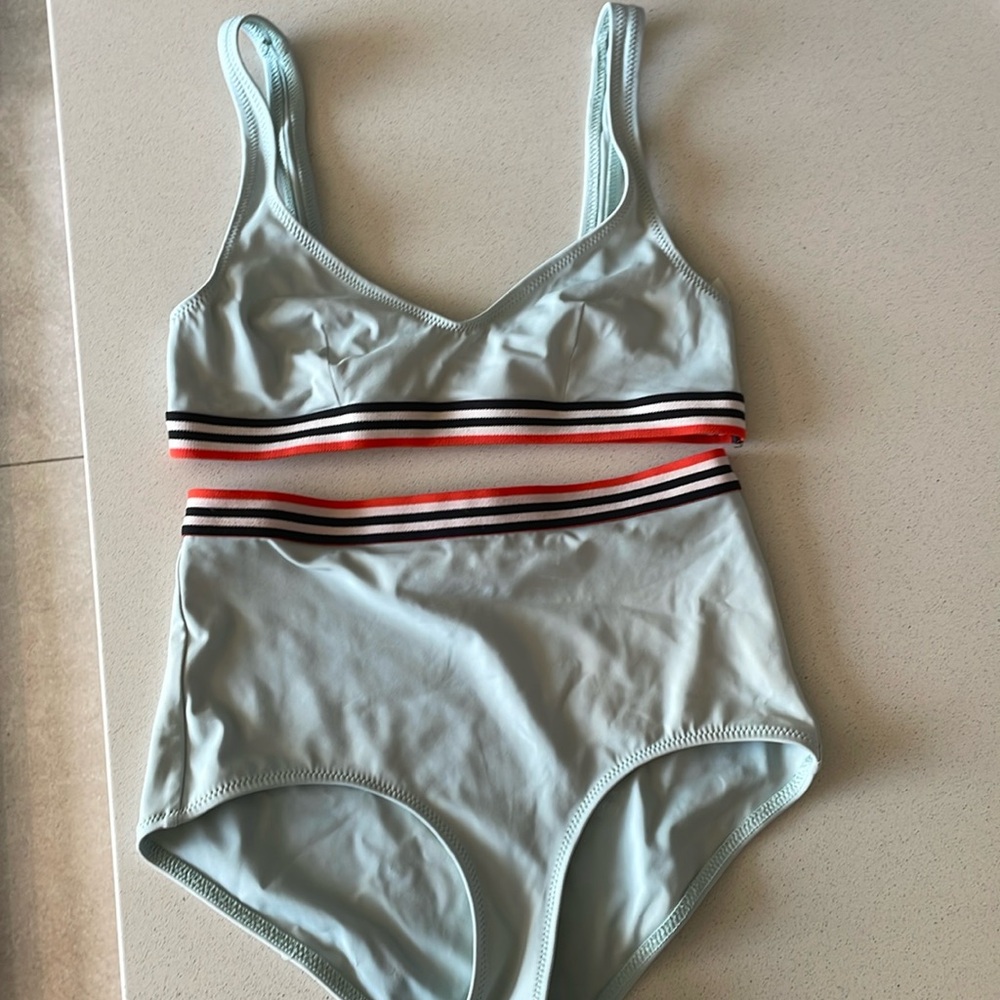Solid & striped bikini size s